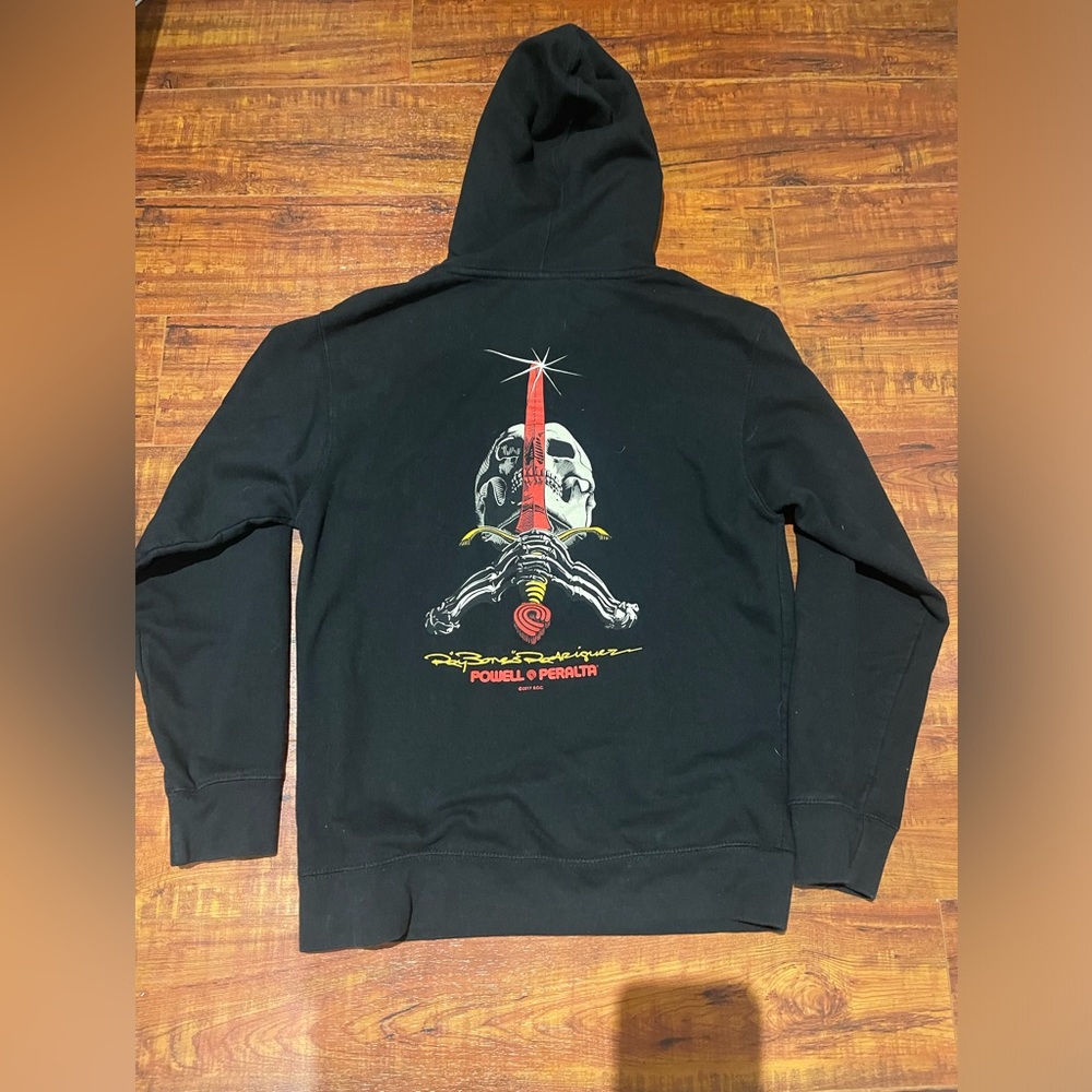 Men’s Powell Peralta size Small